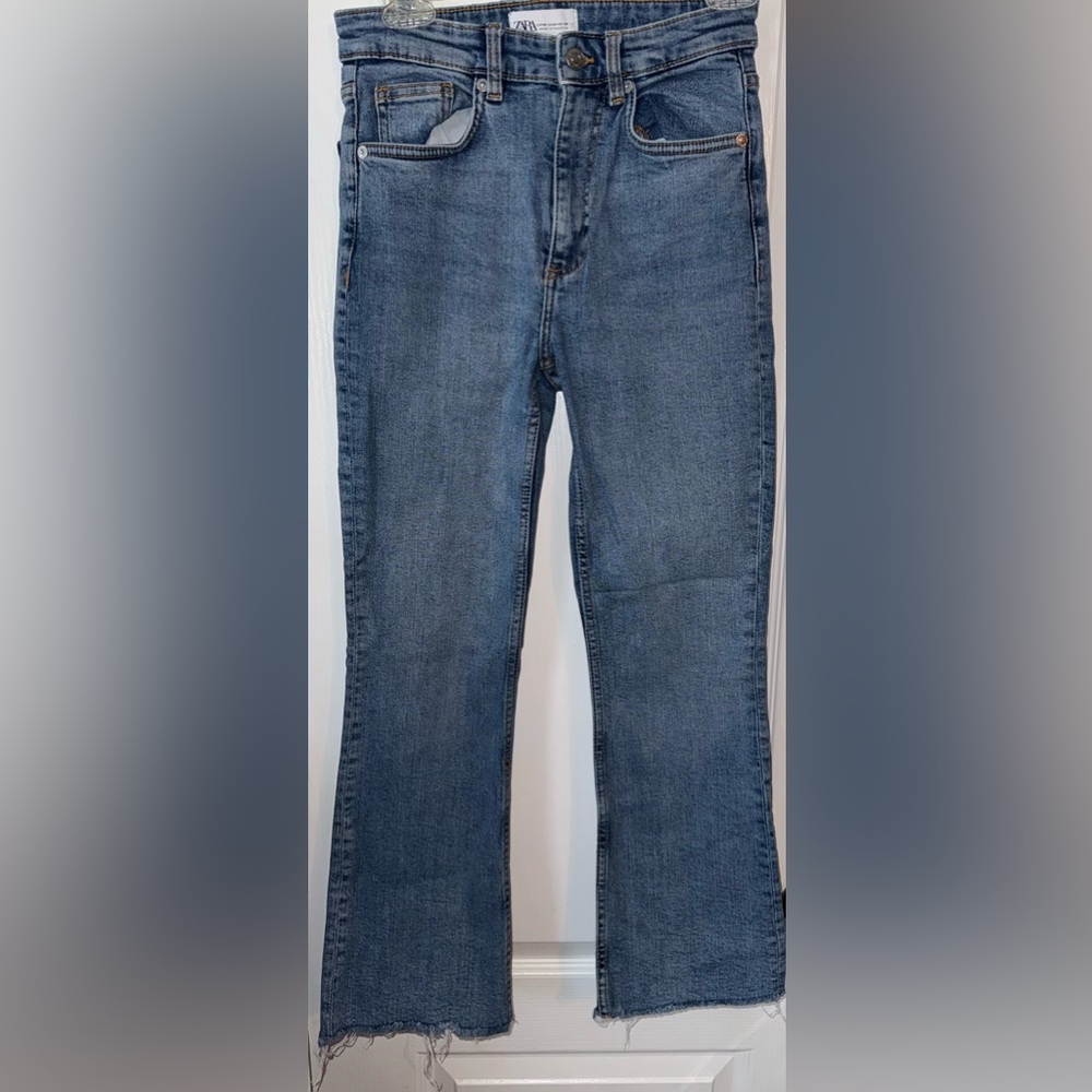 Zara Blue Distressed Raw Hem Jeans Straight Leg Denim Size 4